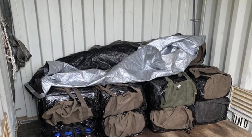 Петима граждани на Австралия и четирима на ПНГ бяха обвинени.