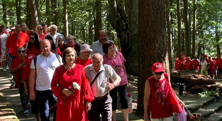 Нинова с категорични послания на Бузлуджа.