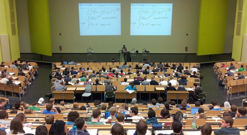 ВУЗ-ове вдигат таксите за обучение на студенти с от 5% до 25%