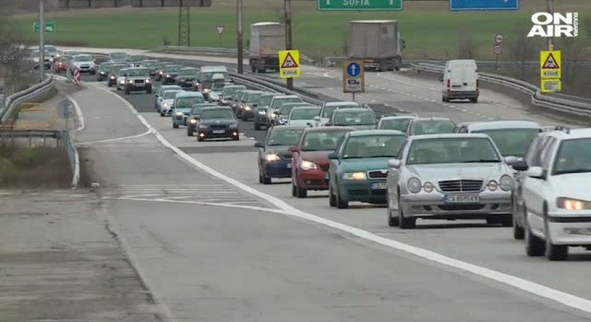 Парламентът прие по-високи данъци за старите автомобили от 2019 г.