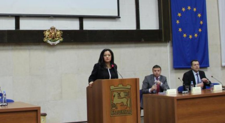 Общините да провеждат открити търгове за обществените поръчки за санирането