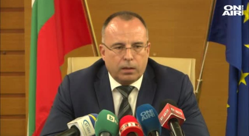 Порожанов: Диалог с биопроизводителите има, основание за оставка - не