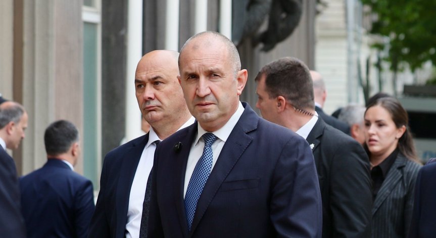 Радев: България достигна прага от военни и финансови дарения за Украйна