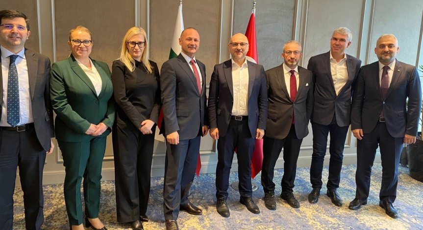 Напредват преговорите за газ с Турция