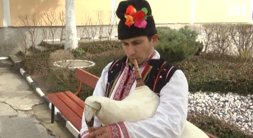 Плевенско училище се бори с агресията чрез музиката на гайдата