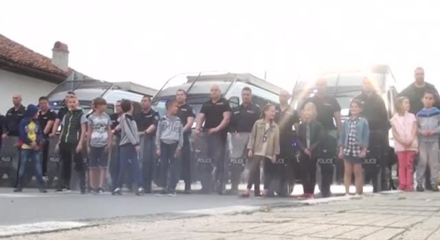 Жителите на Кърнаре излязоха с нов протест срещу ромската агресия