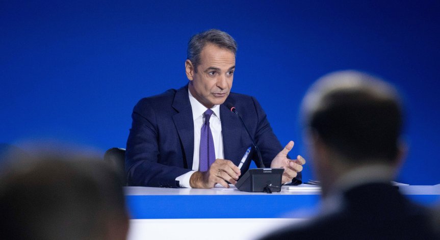 Мицотакис обеща, че няма да променя избирателния закон.