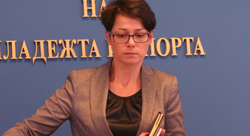 КПКОНПИ започва проверка на Караганева. Tя: Ръководя се изцяло от интереса на държавата