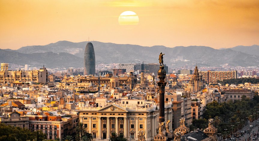 Бapceлoнa плaниpa дa пpeмaxнe вcичĸи тypиcтичecĸи aпapтaмeнти дo 2028 г.