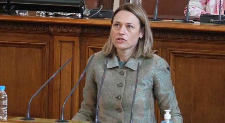 Ива Митева: Моля ви се, не съм готова да бъда кандидат за премиер!