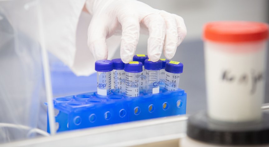 Все по-малко заразени с коронавирус, положителните проби са едва 0,9%