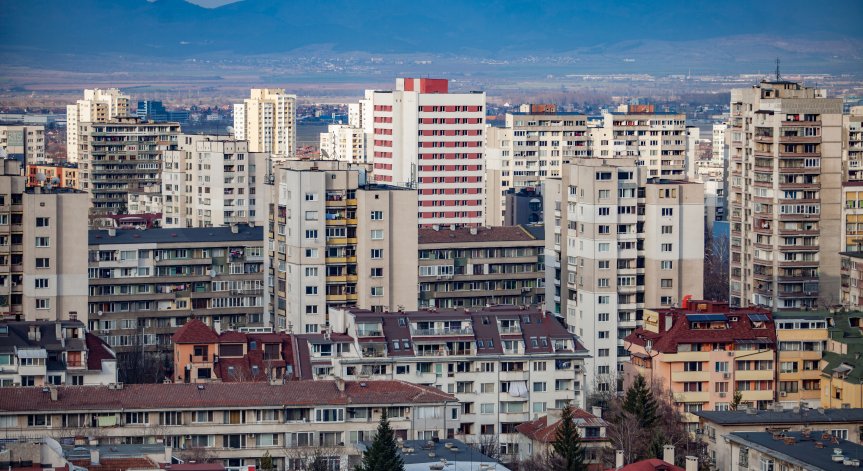 Нетният поток от инвестиции е на минус.