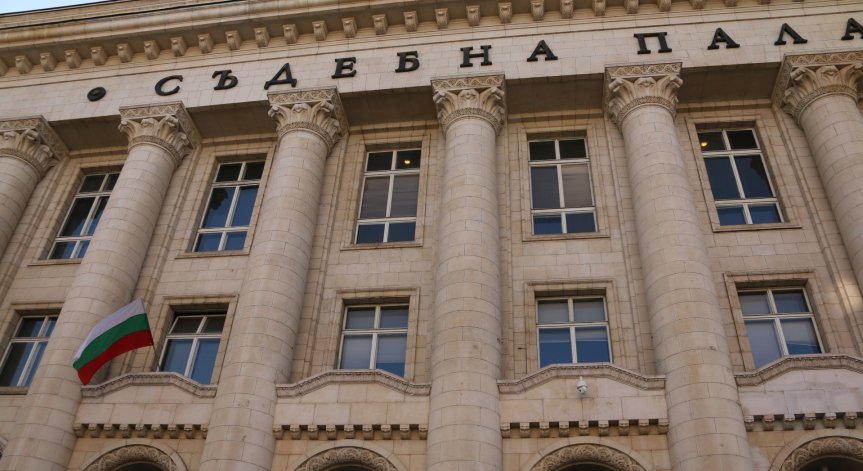 Условна присъда за учителя Христо Кирев за сексуални отношения с ученичка