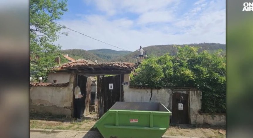 Доброволци събраха материалите за ремонта