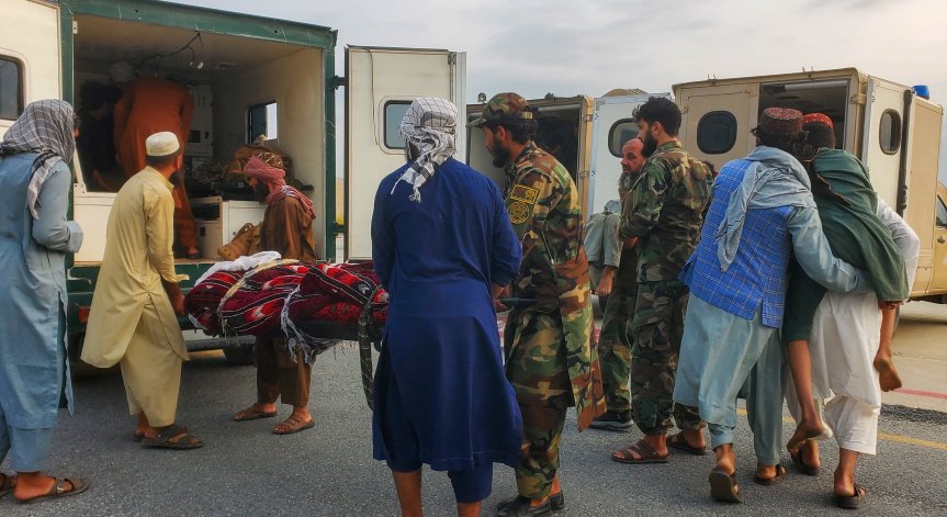 Трусът е усетен и в съседни страни като Пакистан и Индия.