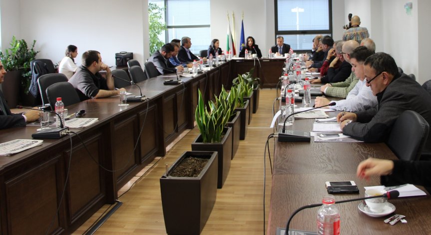 Павлова: 106 млн. евро може да бъдат загубени по ОП 