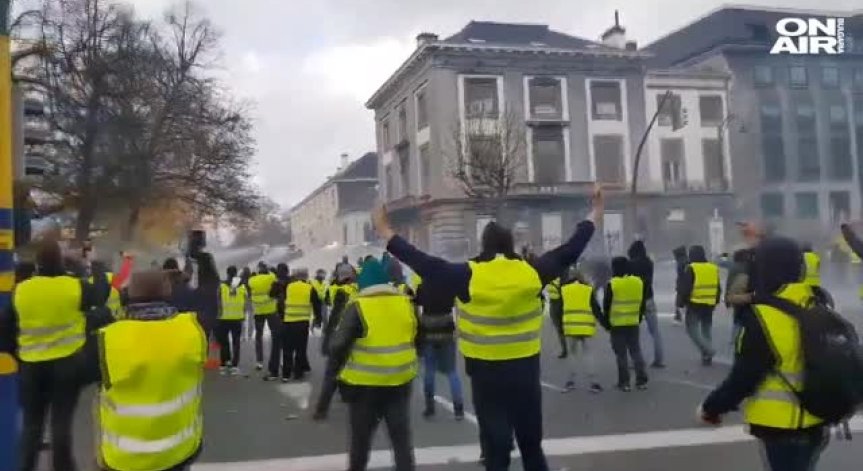 Десетки арестувани, димки и сълзотворен газ на протеста на 