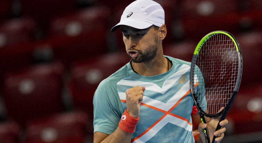 Кузманов стигна до полуфинал на тенис турнира в Прага