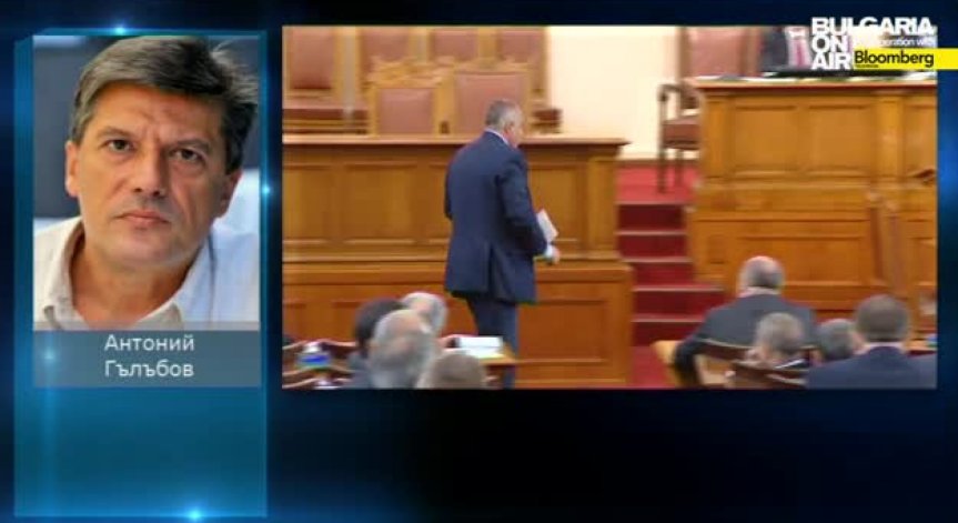 Гълъбов: Станишев бяга в Брюксел и блокира БСП