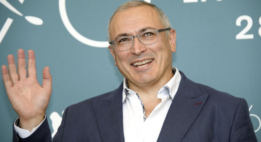 Михаил Ходорковски призова Запада да даде тежки оръжия на Украйна, иначе Киев гори