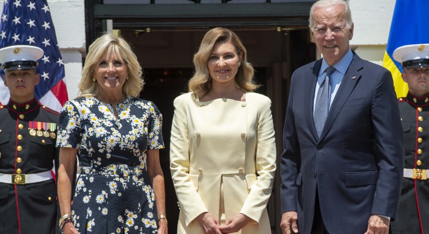 Зеленска с визита в Белия дом, съпругът ѝ очаква 
