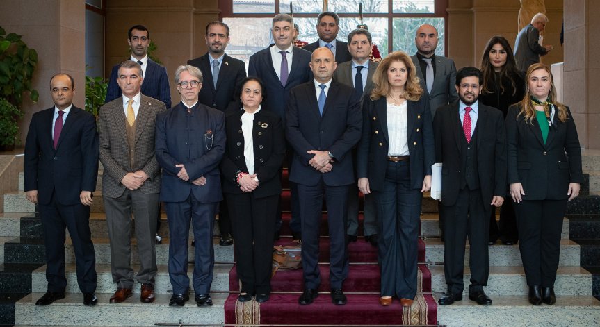 Радев: България загрижено следи рисковете от военния конфликт между Израел и 