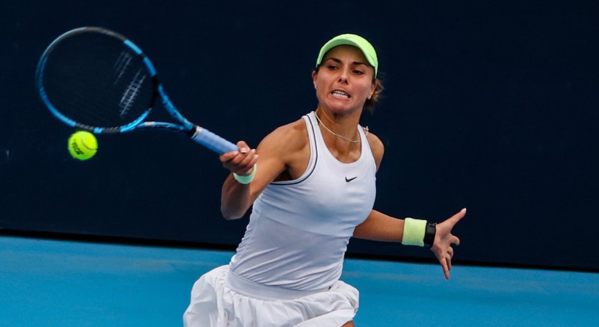 Томова отпадва след малко повече от час игра.