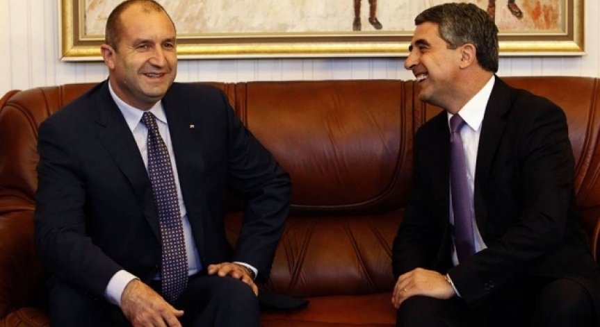 Плевнелиев атакува Радев заради Русия и Крим