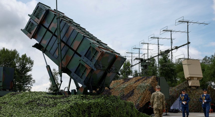 Пентагонът подновява военните доставки за Киев.