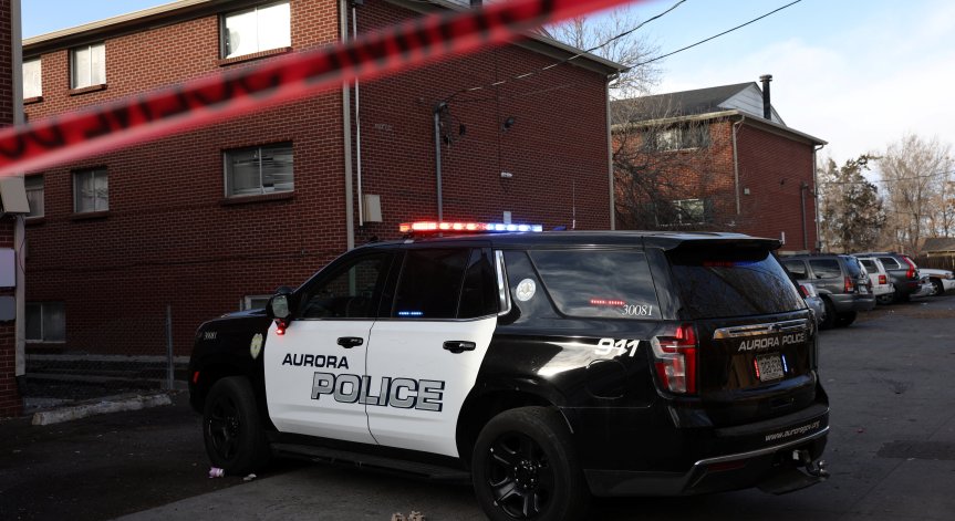 Няколко жертви след гонка и стрелба.