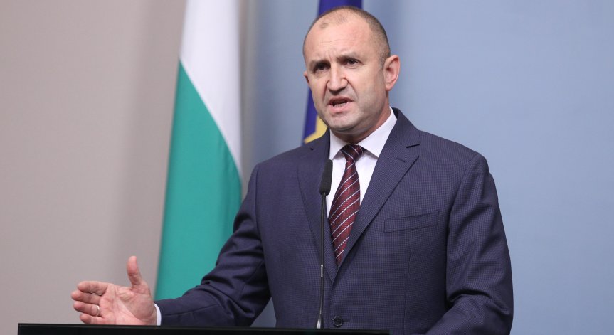 Допуснаха за разглеждане искането на Радев срещу комисията за нова Конституция