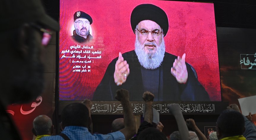 Израел е извършил най-малко 52 удара в южната част на Ливан.