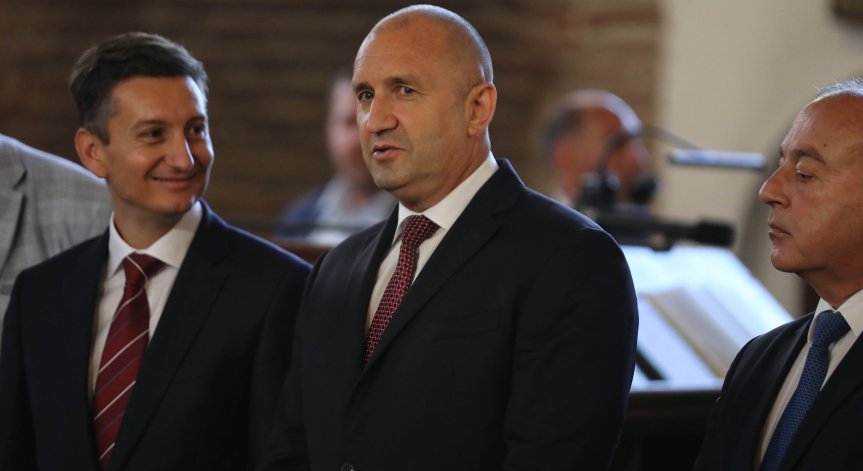 Радев ще проведе консултации с ГЕРБ и ПП-ДБ в понеделник