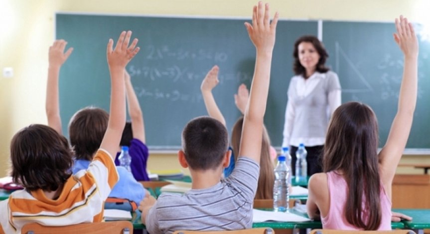 Оставаме без учители по математика, физика и чужди езици