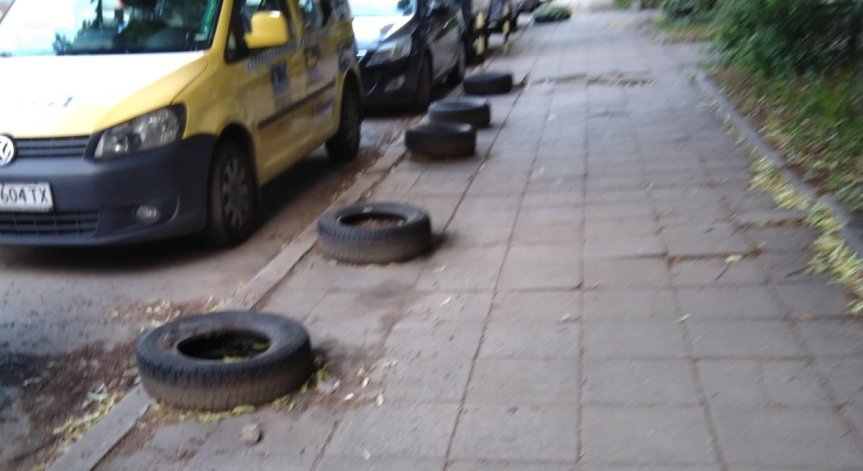 Граждани са взели нещата в свои ръце относно паркирането по тротоарите в София
