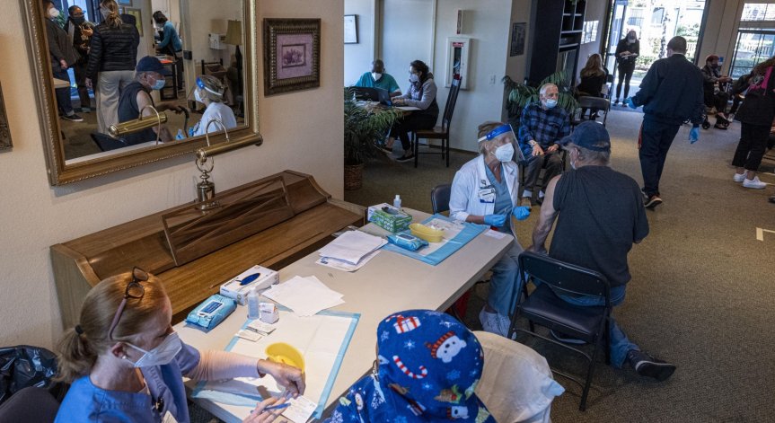 Спряха ваксинирането с Johnson & Johnson в САЩ заради странични ефекти