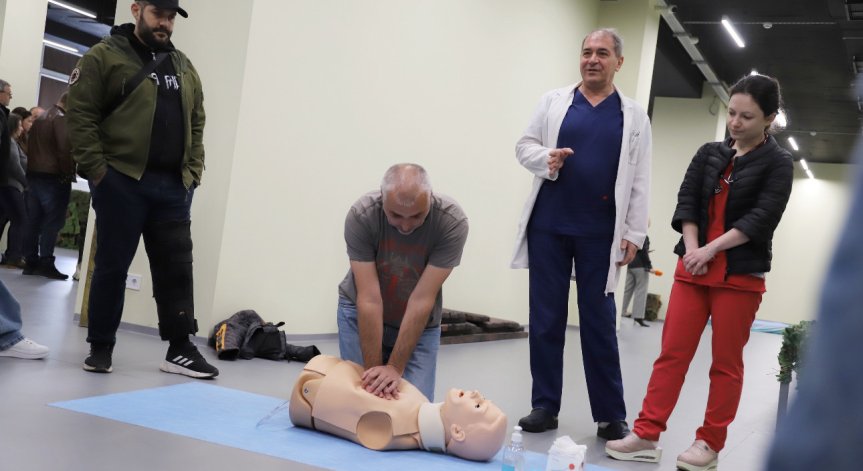 Медици от ВМА проведоха курс 