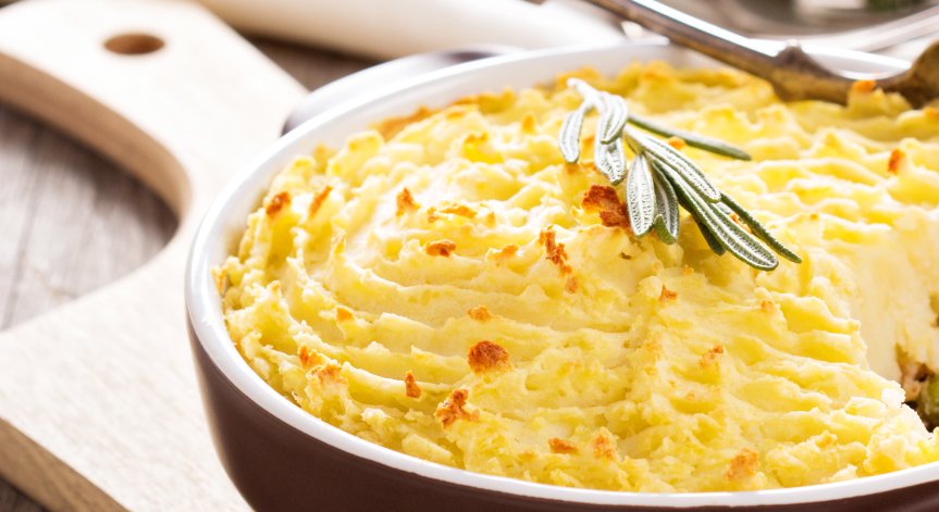 Приготвя се основно от царевично брашно.