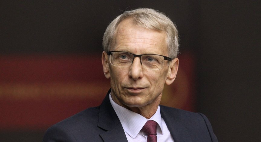 Учебната година ще завърши по план, но новата може да почне с 10 дни по-рано