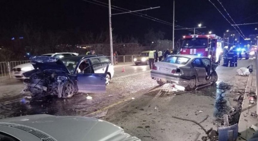 Трима мъже са в болница след снощната катастрофа в Стара Загора