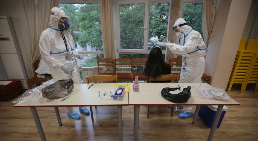 МЗ препоръчва прилагането на втори бустер иРНК ваксина срещу Ковид-19