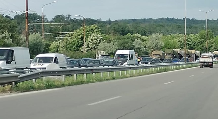Две верижни катастрофи с 9 коли в района на Аспаруховия мост във Варна