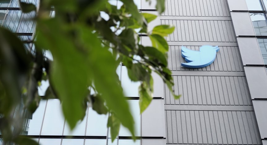 Бивши директори в Twitter обмислят да съдят компанията