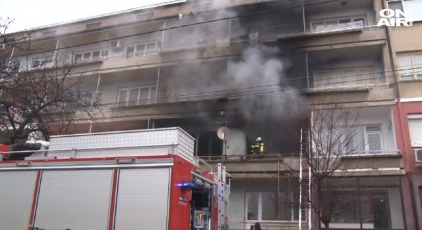 Клошар опожари апартамента си, жителите на блока са евакуирани