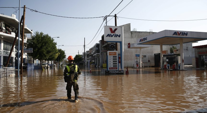 Стотици протестират в Атина: Искат да бъдат открити изчезналите при наводненията