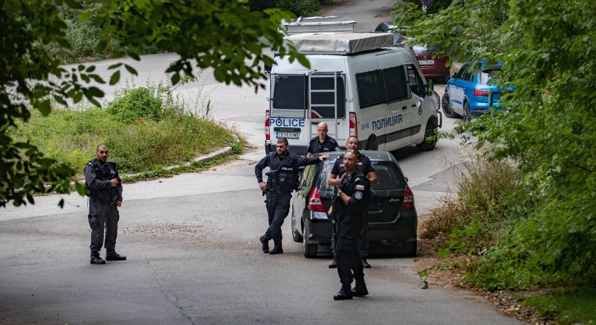 Две операции претърпя жената, простреляна при убийството на Алексей Петров