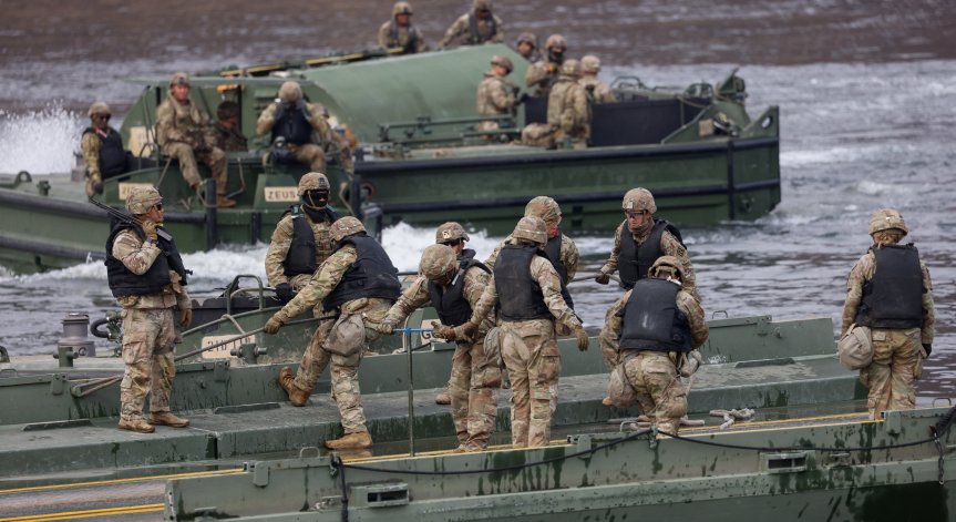 Военен контингент на САЩ пристига в България за разполагане в полигон 