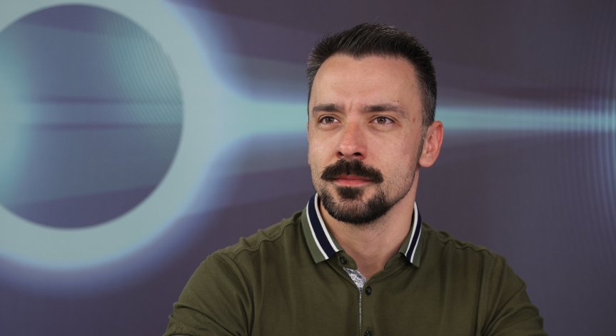 Кристиян Шкварек след публикация на Диона: Престанете да се кланяте на тези отрепки