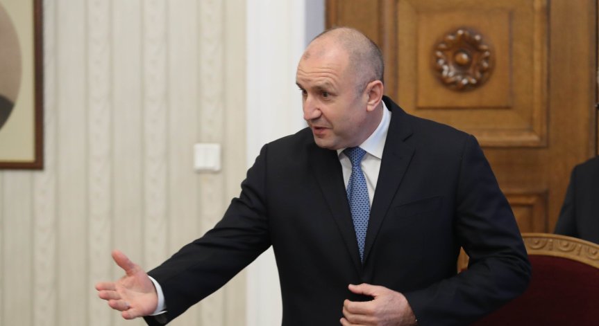 Радев няма да наложи вето на промени в Закона за хазарта, утре влизат в сила