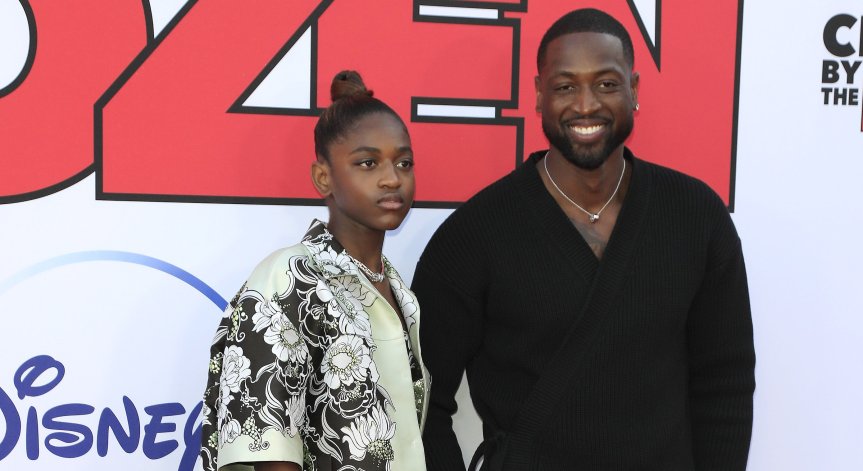 Първа сценична поява като момиче, дъщерята на Дуейн Уейд дефирила в Париж